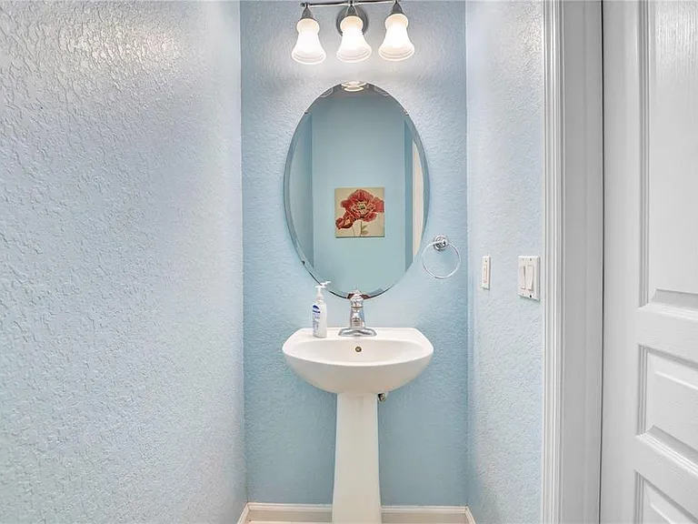 7325 Derexa Dr — Photo 31