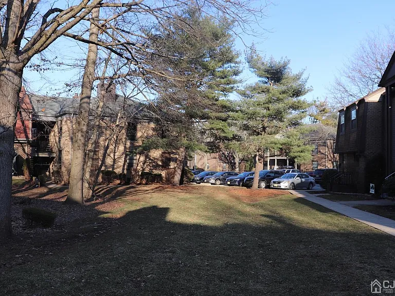 324 Gill Ln #3F — Photo 7