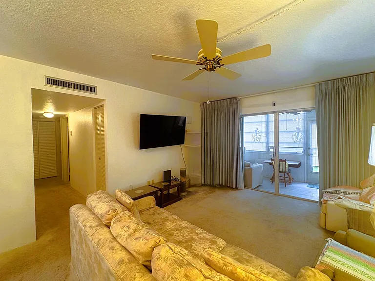 21300 Brinson Ave #113 — Photo 5
