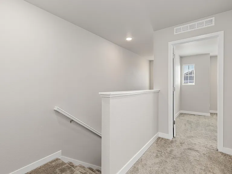 958 Colorado River Ave — Photo 14