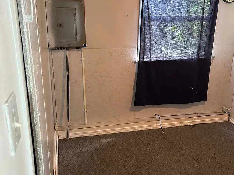 23765 Lawrence Ave — Photo 49