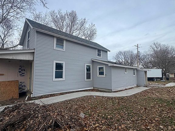 4th image of 414 NE Grattan St
