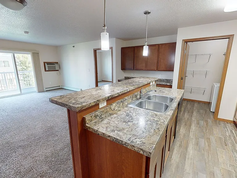 Southport Heights Apartments — Photo 1