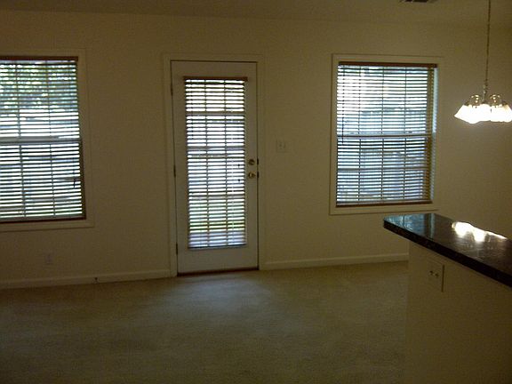 Living room/dining