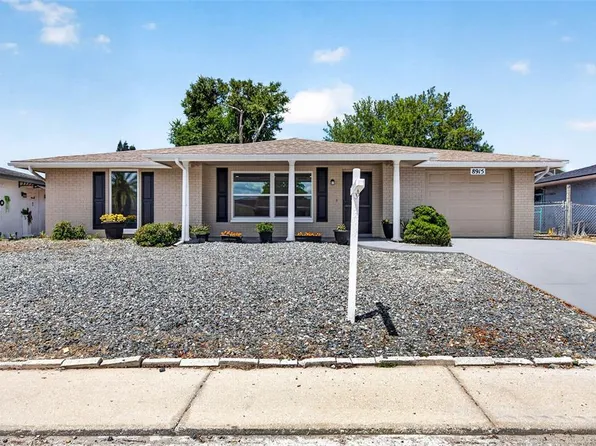 8915 Sterling Ln, Port Richey, FL 34668