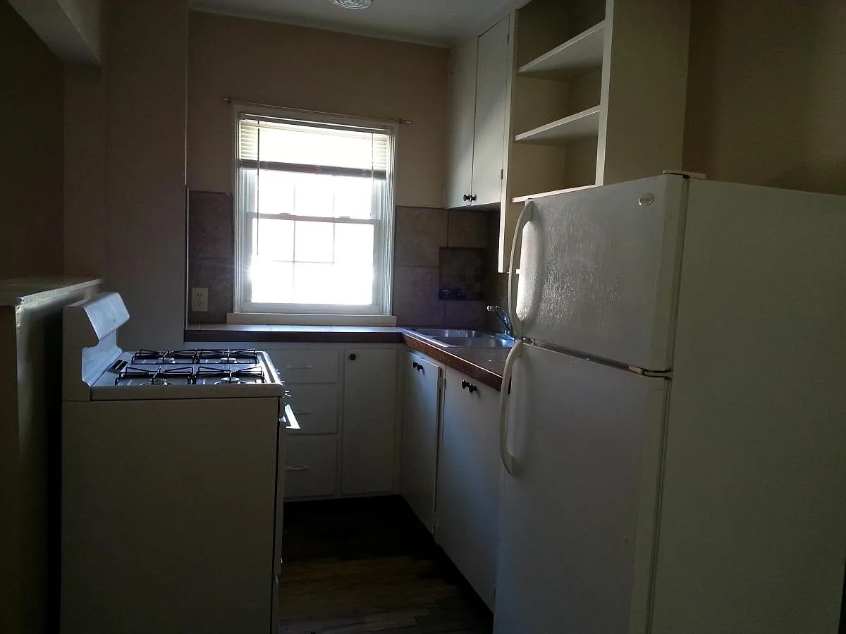 105 E 21st Street — Photo 4
