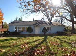 617 W Edgewood Rd, Lombard, IL 60148