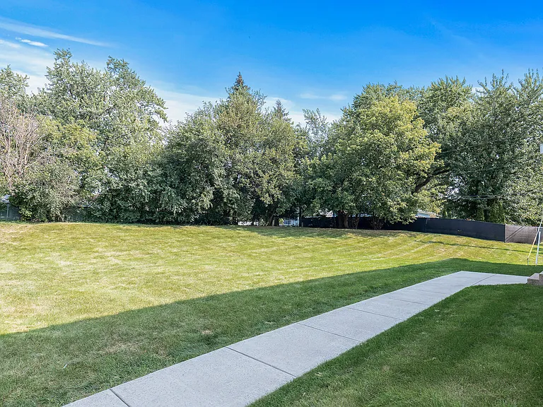 2720 Rosalyn Ct — Photo 58