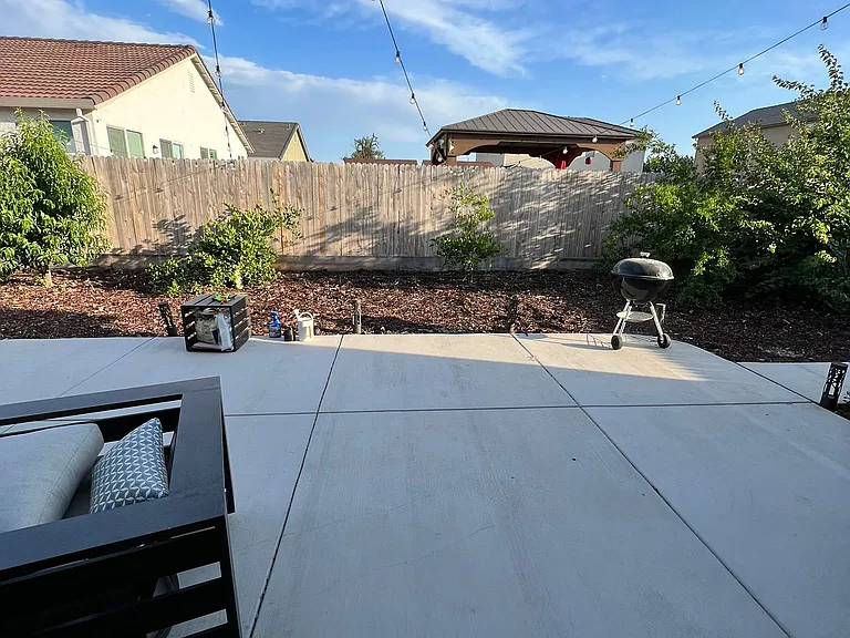 2474 Bastidas Dr — Photo 13