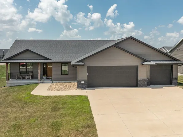 2768 Ridgeview Dr, Palo, IA 52324