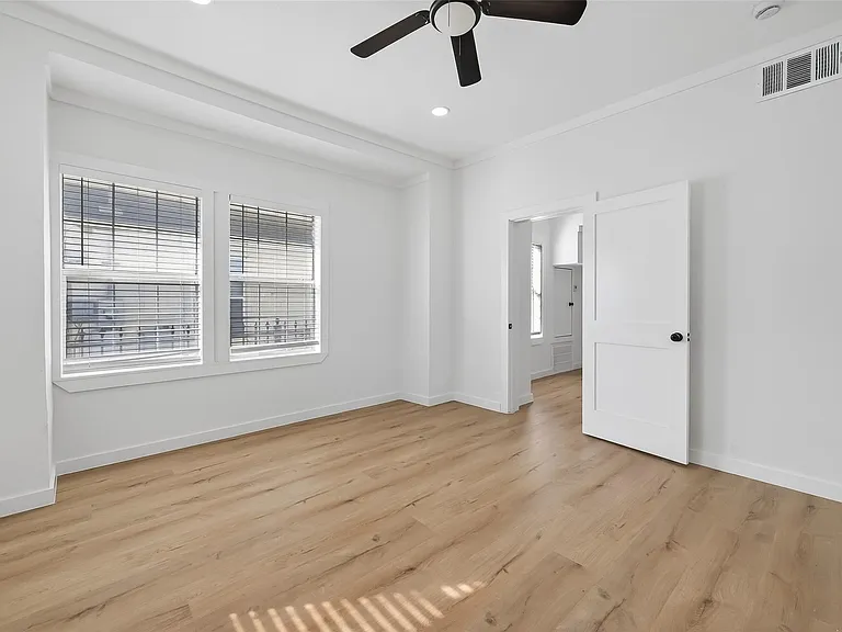 2202 Hutchins St #A — Photo 10