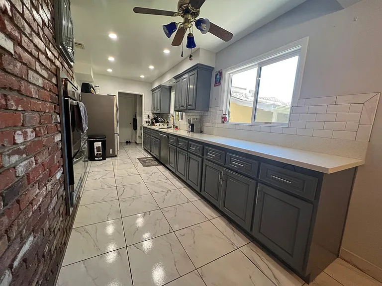 15735 Superior St — Photo 21