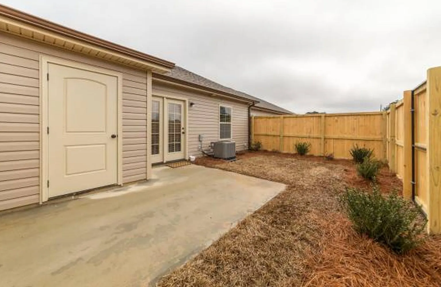 Chandler Pointe Townhomes — Photo 1