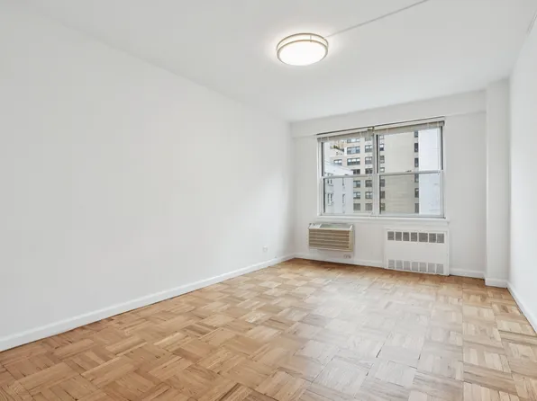 300 East 71st Street 9G image 15 of 15