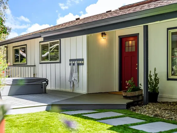 831 Calabasas Rd, Watsonville, CA 95076