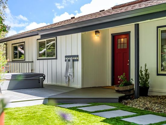 831 Calabasas Rd, Watsonville, CA 95076