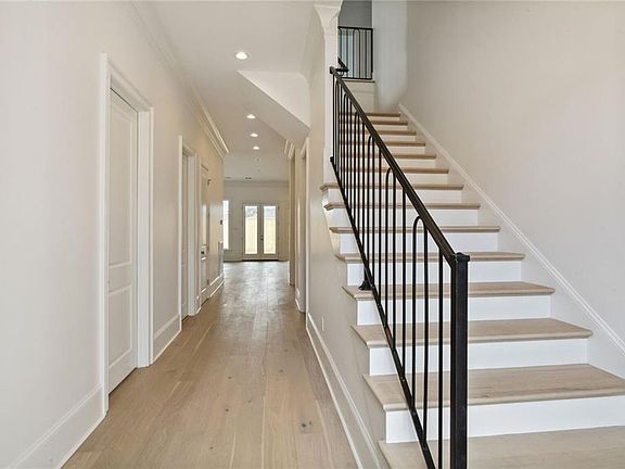 2nd image of 404 Melody Dr