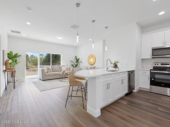3rd image of 2801 Quentin Ave SE