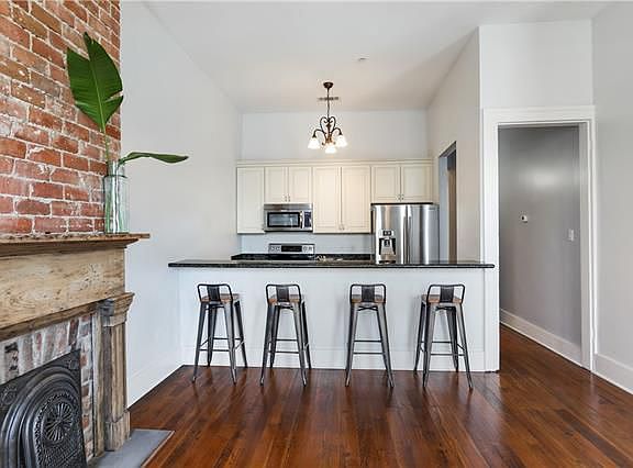 4th image of 1025 Melpomene St #2A