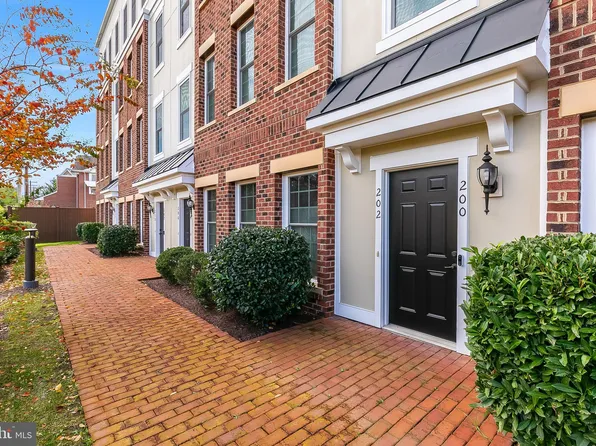 202 Murdoch Sq SE, Leesburg, VA 20175