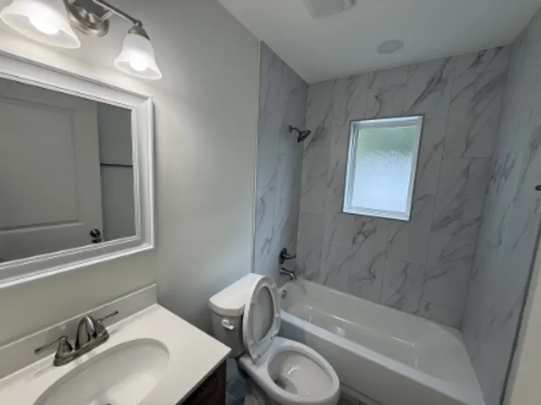 934 N Hollywood St — Photo 11