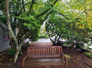 15015 15th Ave NE #213, Seattle, WA 98155