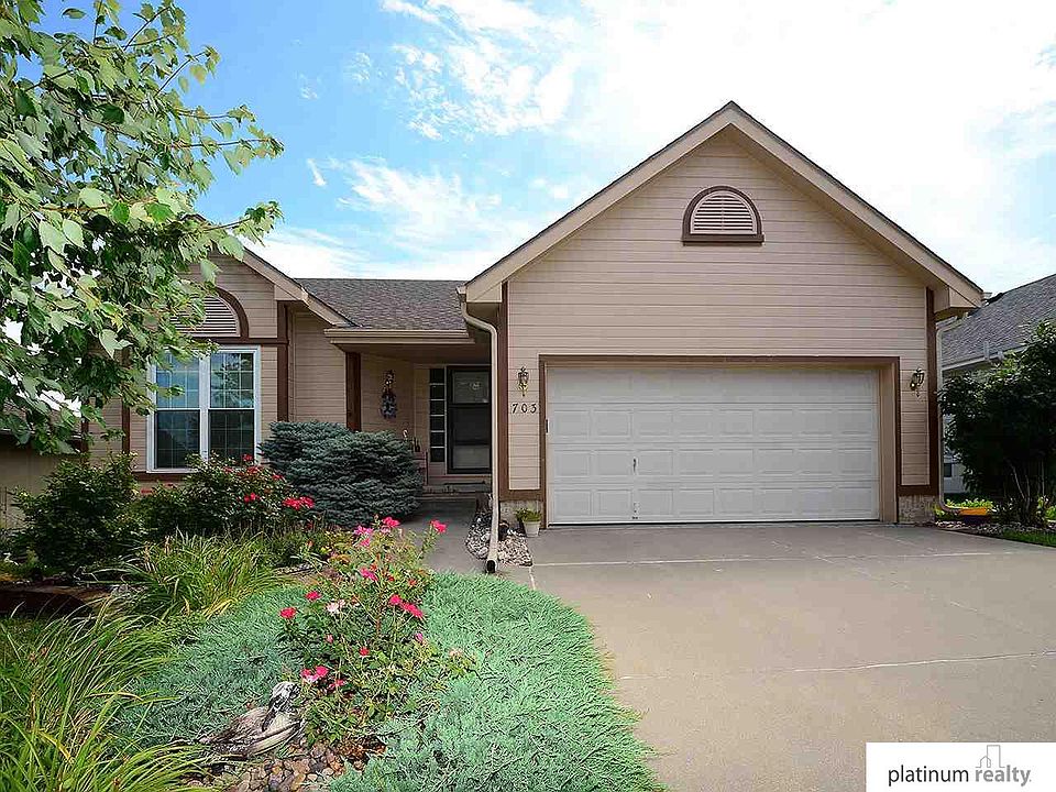 1st image of 703 Diamond Ln