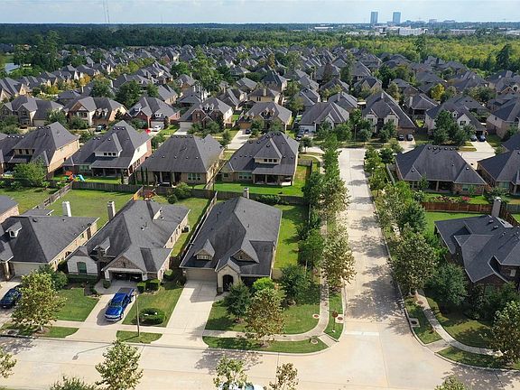 3rd image of 8465 Horsepen Bend Dr