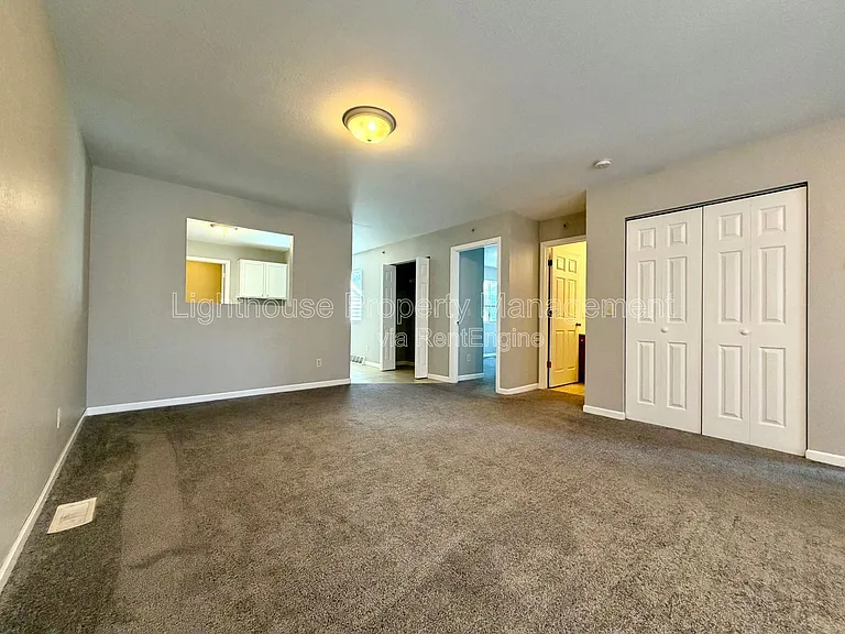 860 Marquette Ave #16 — Photo 6
