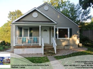 328 S 52nd St, Lincoln, NE 68510