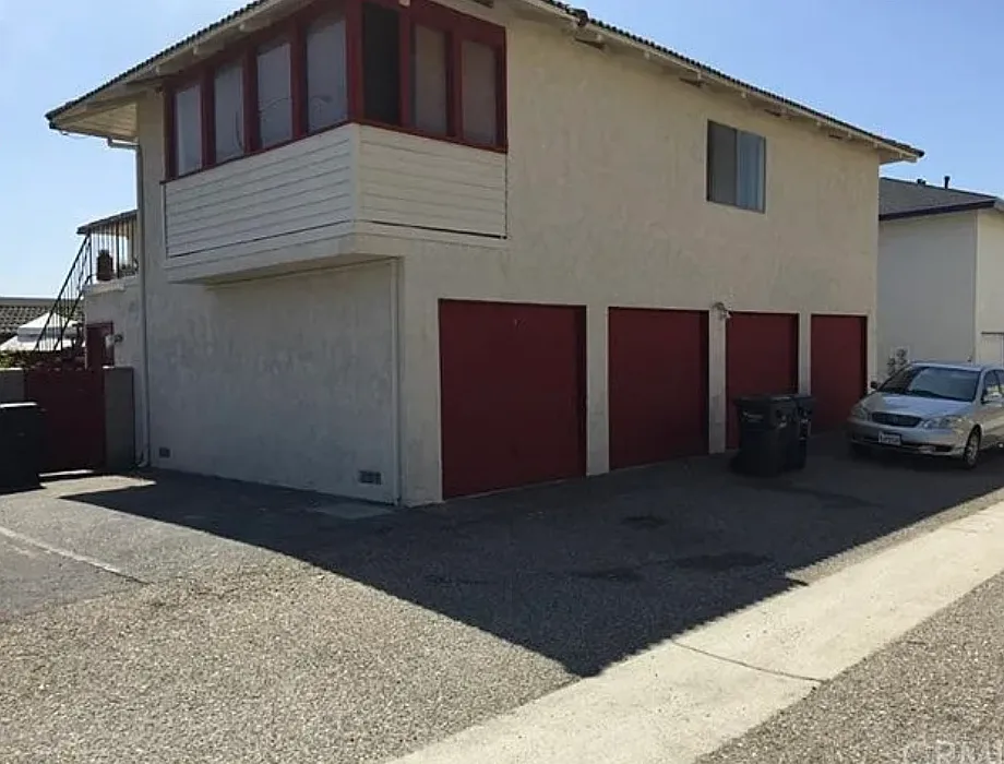 2 bed, 924 sqft, $2,775 — Photo 3