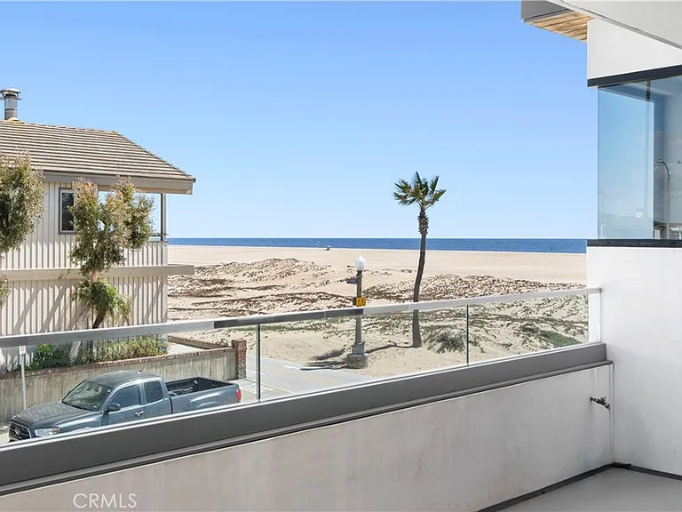 800 W Oceanfront — Photo 25