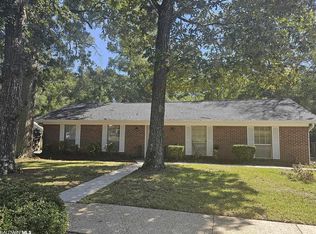 4255 Woodcliff Dr S, Mobile, AL 36693