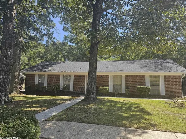 4255 Woodcliff Dr S, Mobile, AL 36693