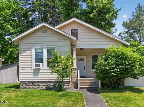 2 Woodlawn Terrace, Delmar, NY 12054