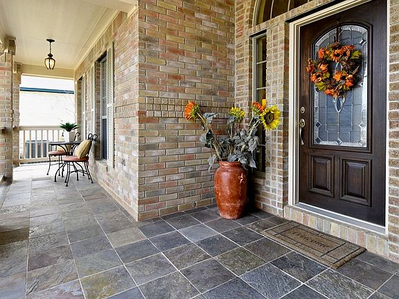 5th image of 113 W Creekview Dr