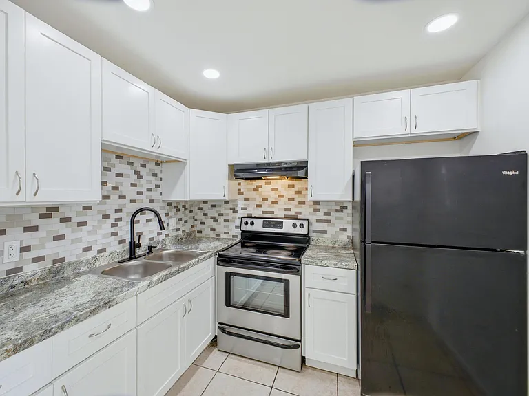 6289 Lear Dr #206 — Photo 6