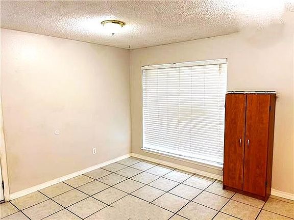 3rd image of 130 S Cherrywood Ln