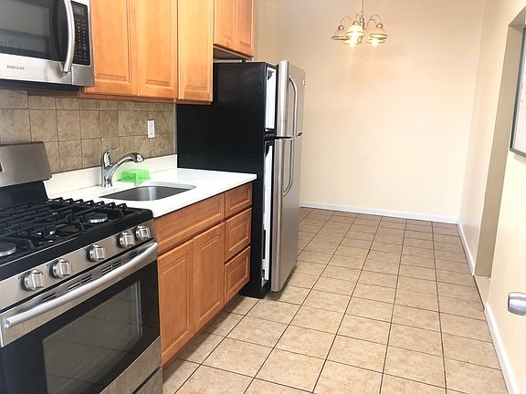 2nd image of 23-47 Crescent St #B