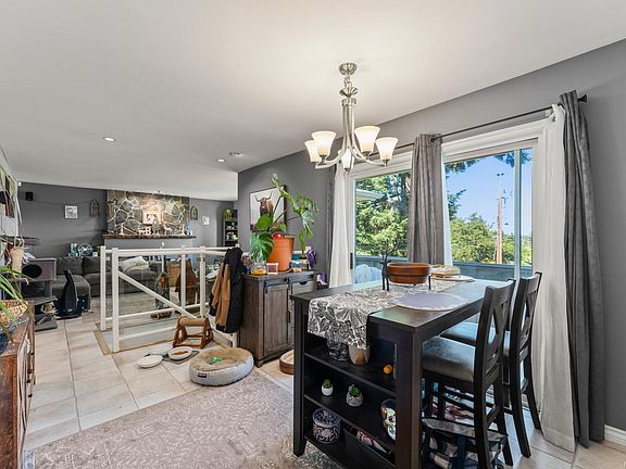 5th image of 405 Tamarack Rd
