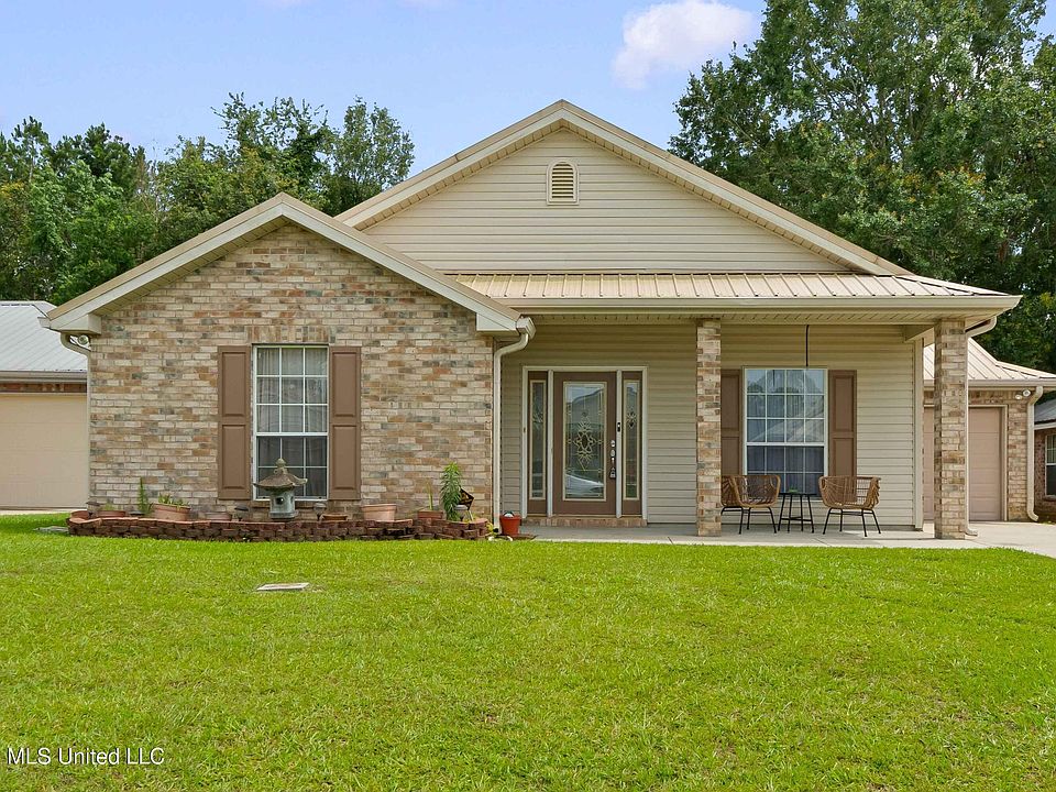 1st image of 114 Teddy Ln