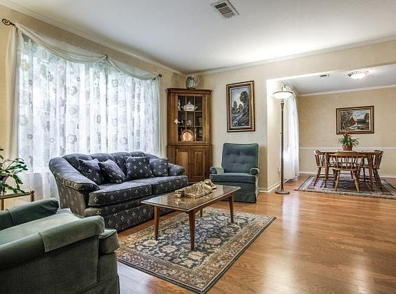 3rd image of 3131 Brincrest Dr