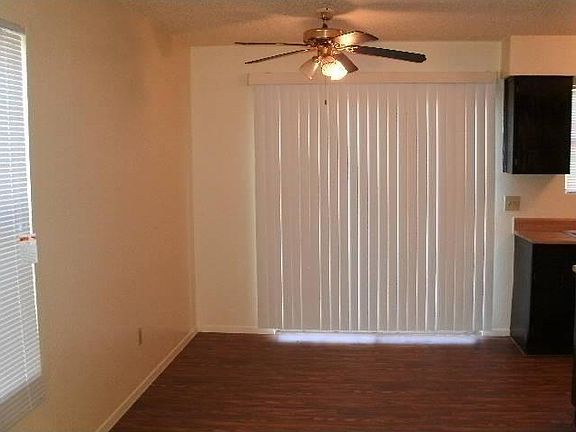 3rd image of 2137 Knoll Crest Dr