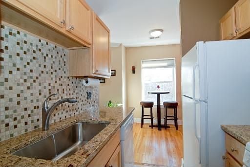 5th image of 3458 N Janssen Ave APT I3