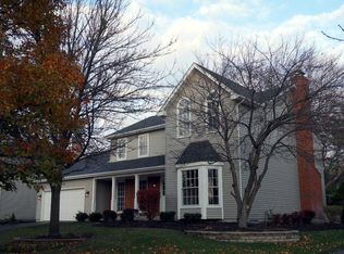 832 S River Rd, Naperville, IL 60540