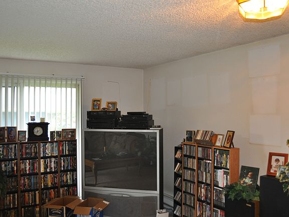 3rd image of 409 97th Dr NE