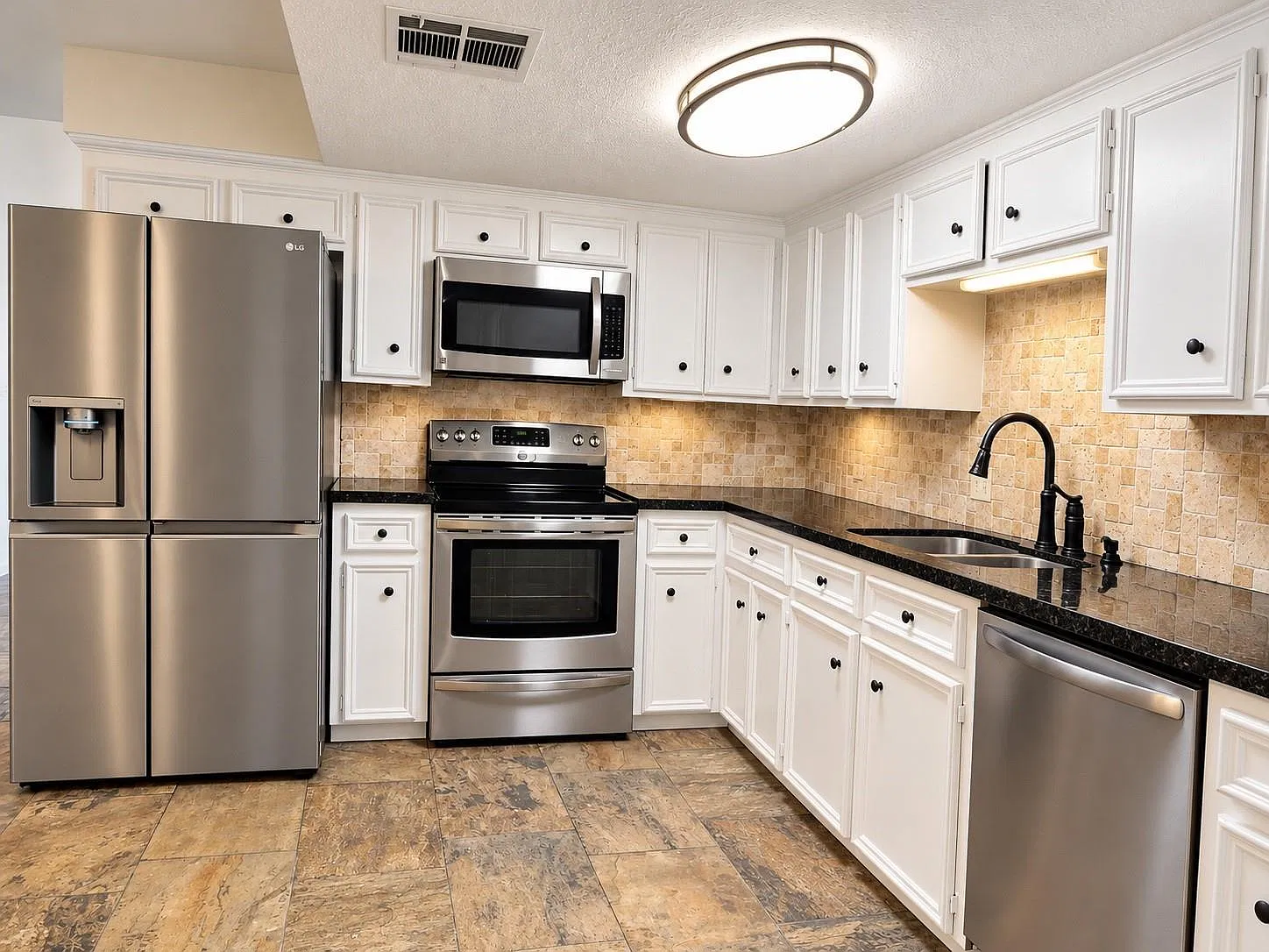 2 bed, 2.0 bath, 1179 sqft, $1,700 — Photo 2