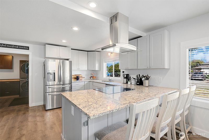 5th image of 391 Dundass Avenue