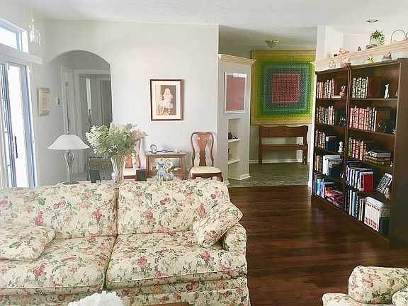 4th image of 2976 Framingham Ln