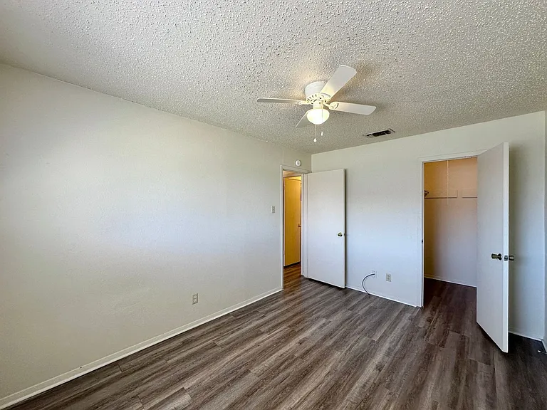 2101 Robert E Lee Dr — Photo 29